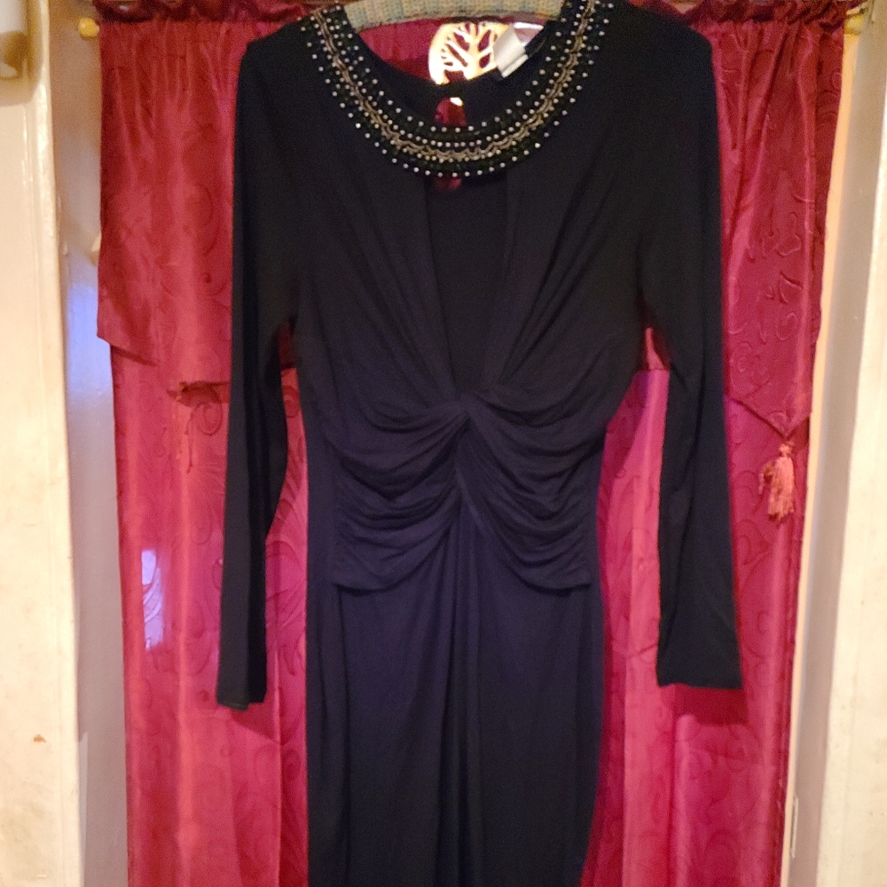 BLACK SHINEY STUDDED LONG SLEEVES DRESS
